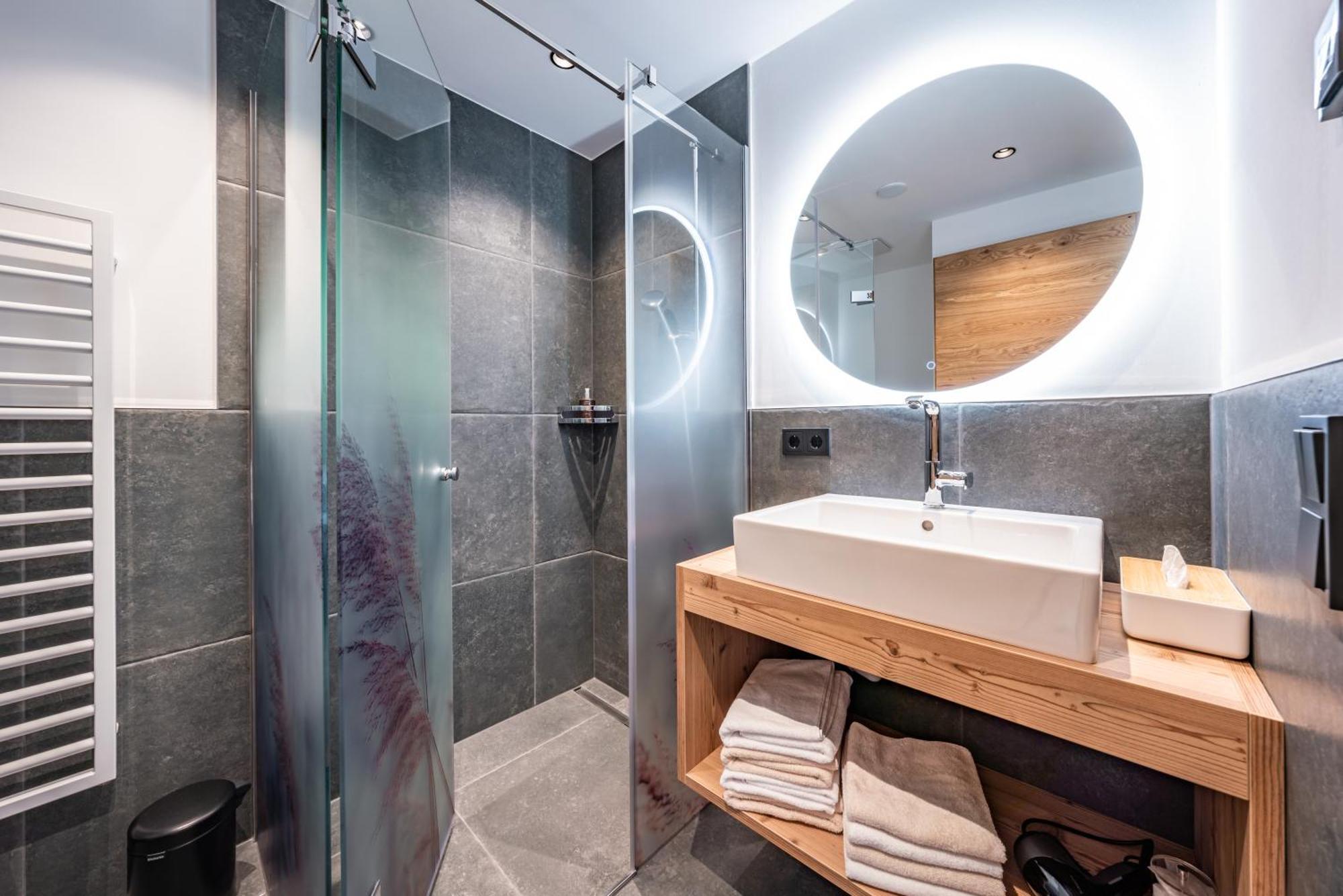 Schoenblick Appartements Tux Rom bilde